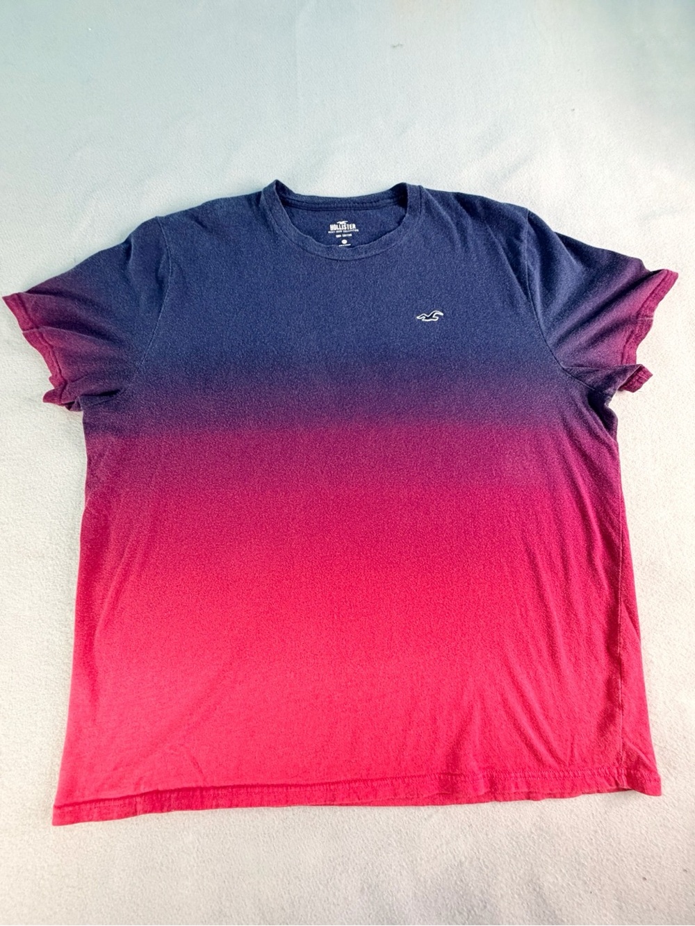 Hollister California Men’s 2XL XXLarge Blue Red Ombre  T-Shirt Preppy Surfer